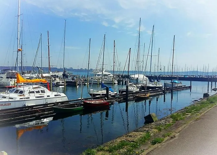 Sanierte 2-Zimmer Wohnung In Strandnaehe